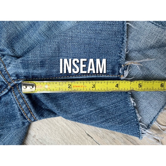 AEO : distressed denim low rise cut off shorts - Picture 13 of 14